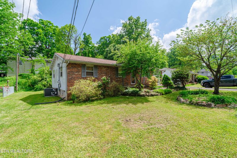1412 Wilson Rd, Knoxville, TN 37912