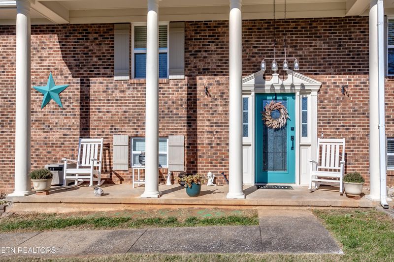 7108 W Chermont Cir, Knoxville, TN 37918