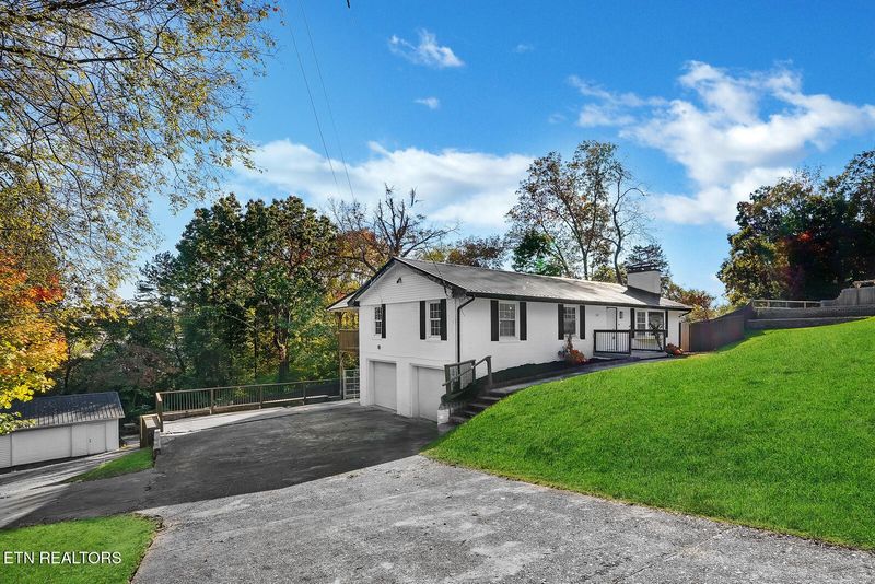 3012 Edonia Dr, Knoxville, TN 37918
