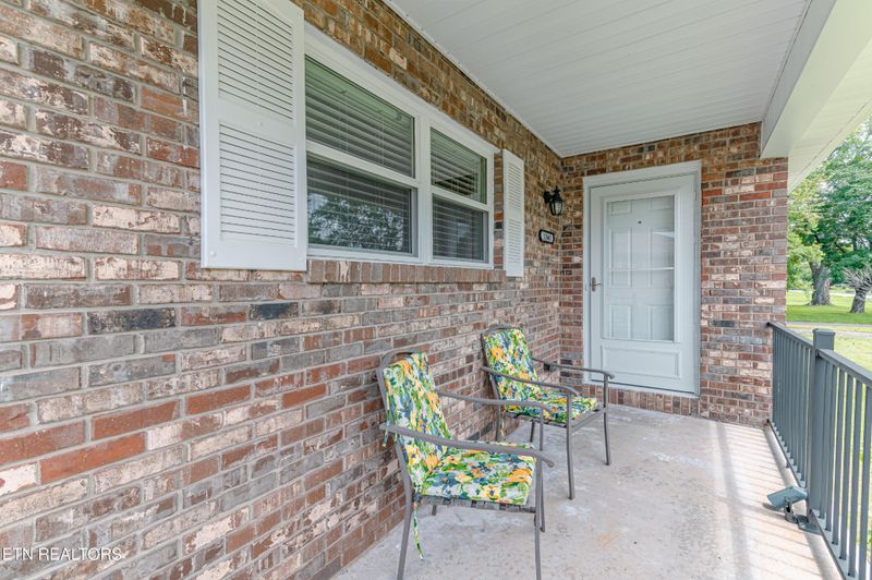 11641 S Williamsburg Dr, Knoxville, TN 37934