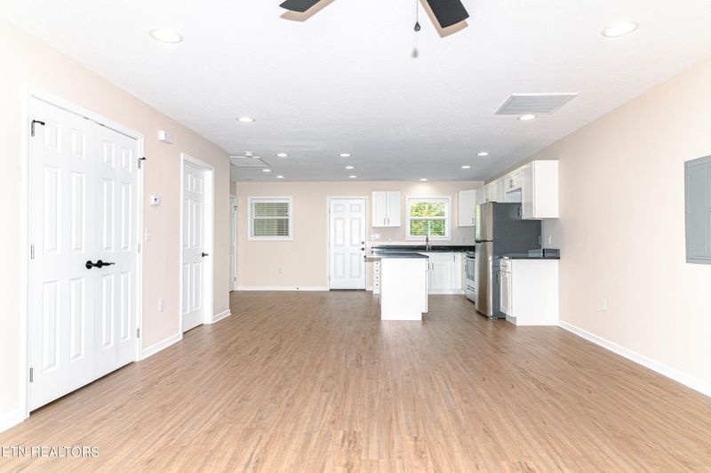 11641 S Williamsburg Dr, Knoxville, TN 37934