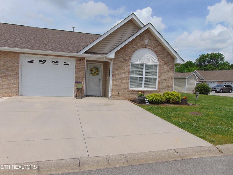 741 Greensboro Way, Knoxville, TN 37912