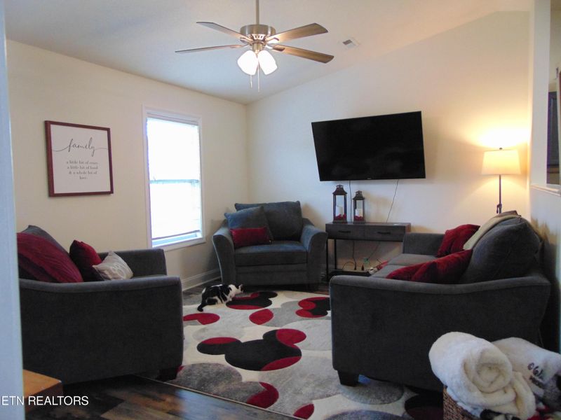 741 Greensboro Way, Knoxville, TN 37912