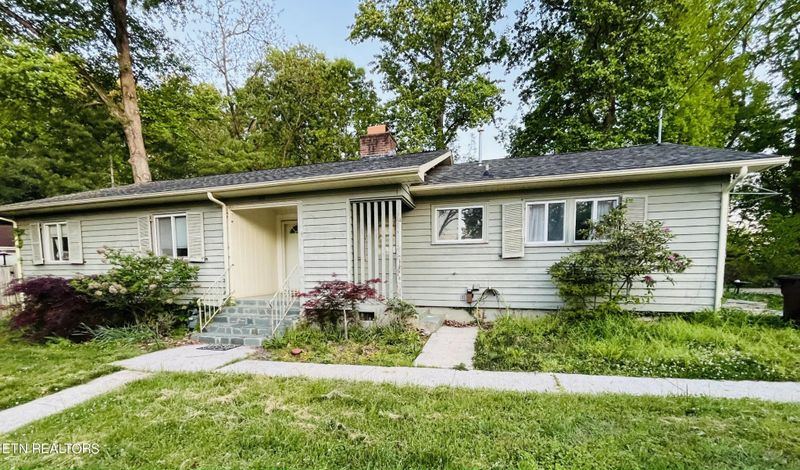 104 Osage Rd, Oak Ridge, TN 37830