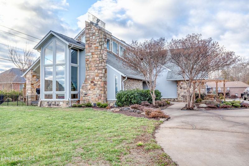 596 Pasteur Pl, Alcoa, TN 37701