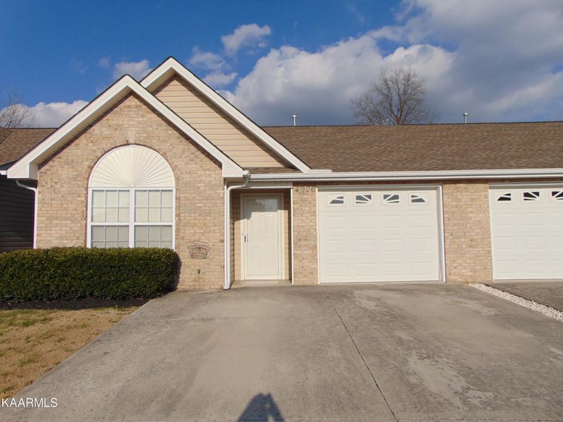 4906 Kitty Hawk Way, Knoxville, TN 37912