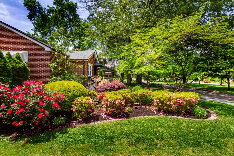 2038 Island Home Blvd, Knoxville, TN 37920