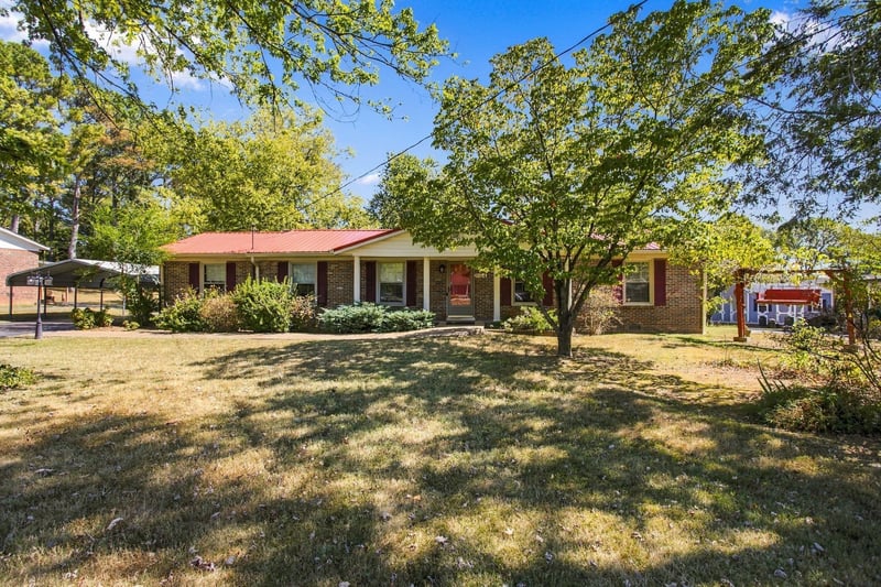 624 Crestland Dr, Columbia, TN 38401
