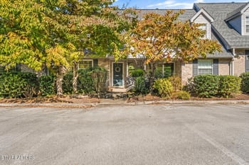5009 Trace Manor Ln, Knoxville, TN 37912