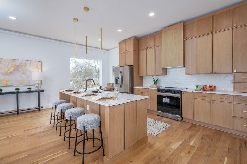 1001 Glenview Dr, Nashville, TN 37206