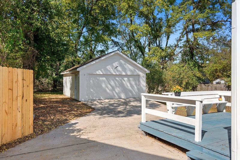 5609 Meadowcrest Ln, Nashville, TN 37209