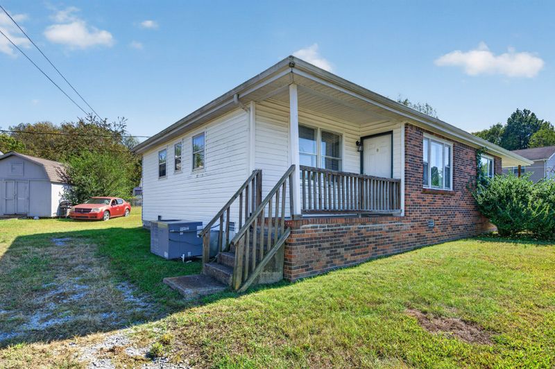 128 Batey Cir, Dickson, TN 37055