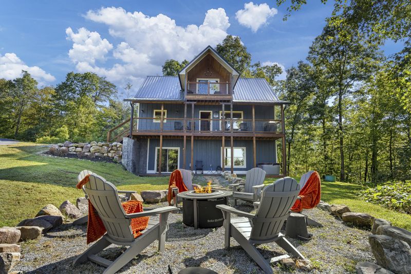 1320 Mountain Ash Way, Sevierville, TN 37876