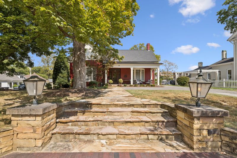 138 3rd Ave N, Franklin, TN 37064