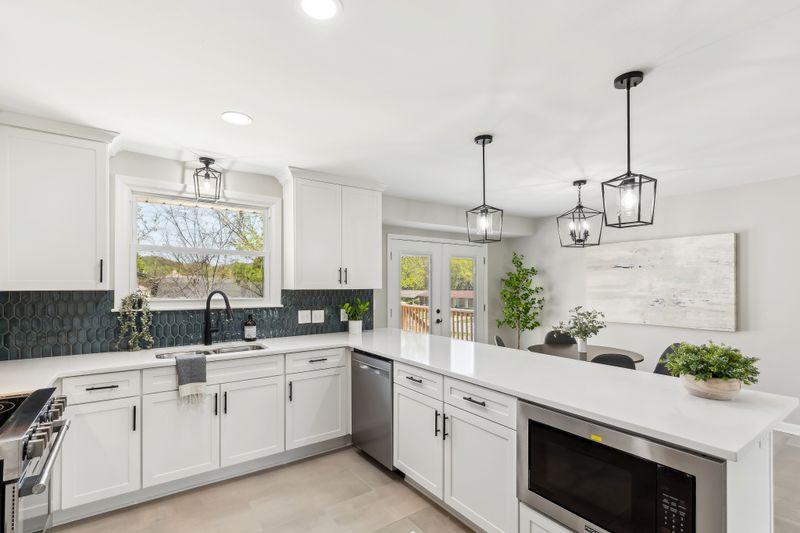 4052 Kings Ln, Nashville, TN 37218