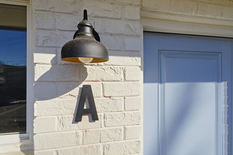 2424 Booker St, Nashville, TN 37208