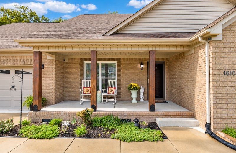 1610 Rugby Ct, Columbia, TN 38401