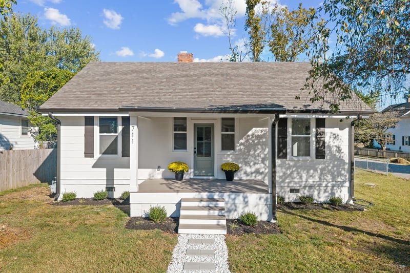 711 Lawrence St, Old Hickory, TN 37138