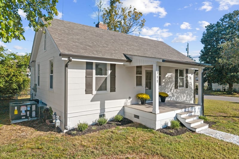 711 Lawrence St, Old Hickory, TN 37138