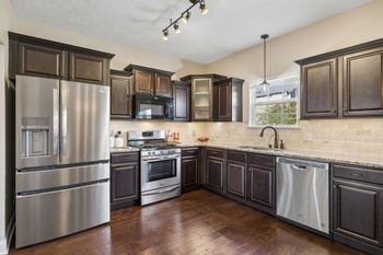 7708 Sunbar Ln, Nashville, TN 37211