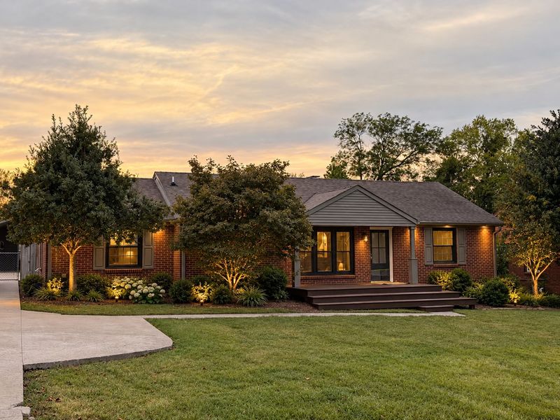 226 Dellrose Dr, Nashville, TN 37214