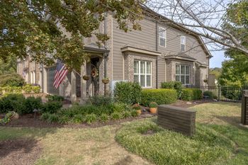 900 Silkwood Cir, Nashville, TN 37221