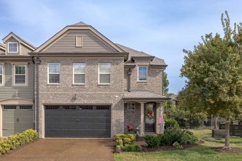 900 Silkwood Cir, Nashville, TN 37221