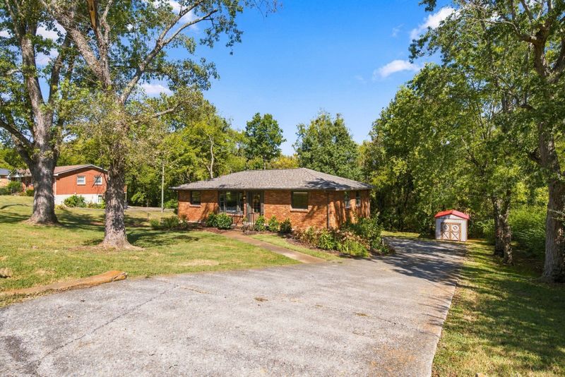 1829 Willow Springs Dr, Nashville, TN 37216