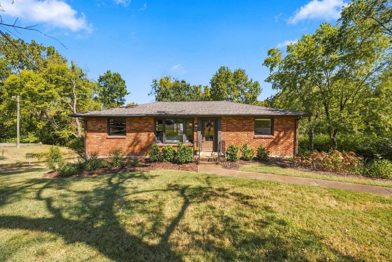 1829 Willow Springs Dr, Nashville, TN 37216