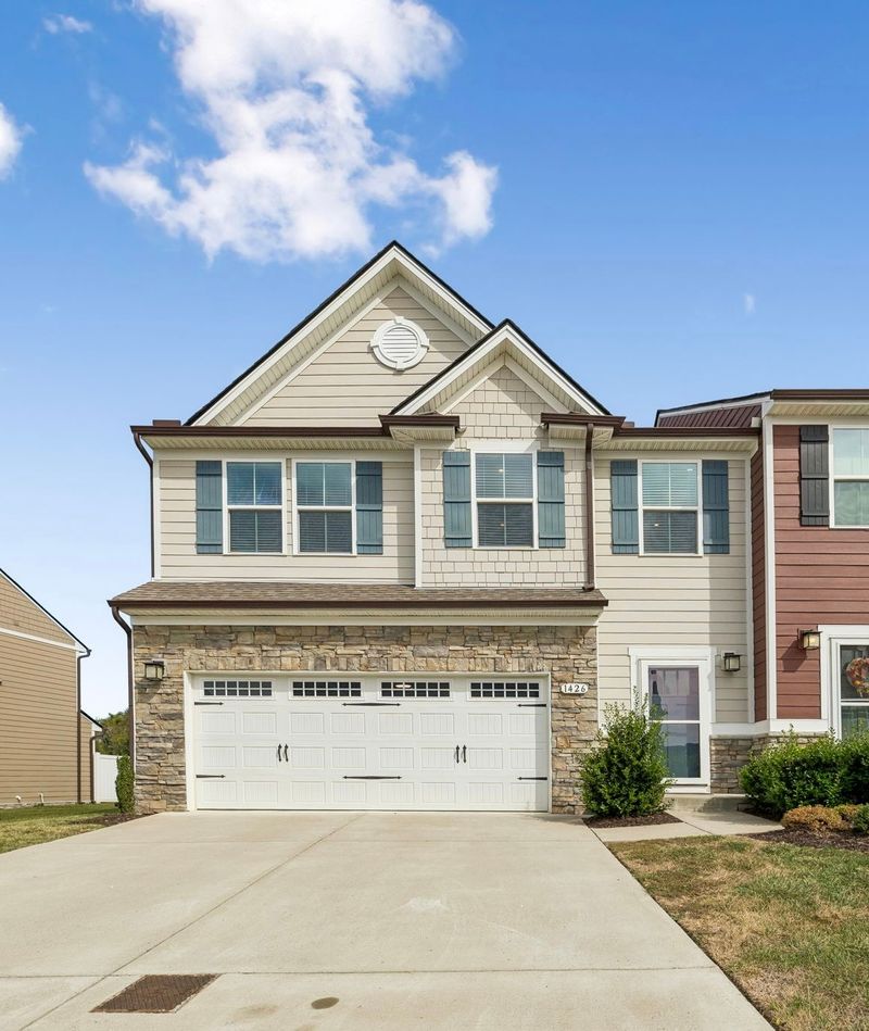 1426 Carderock Springs Dr, Gallatin, TN 37066