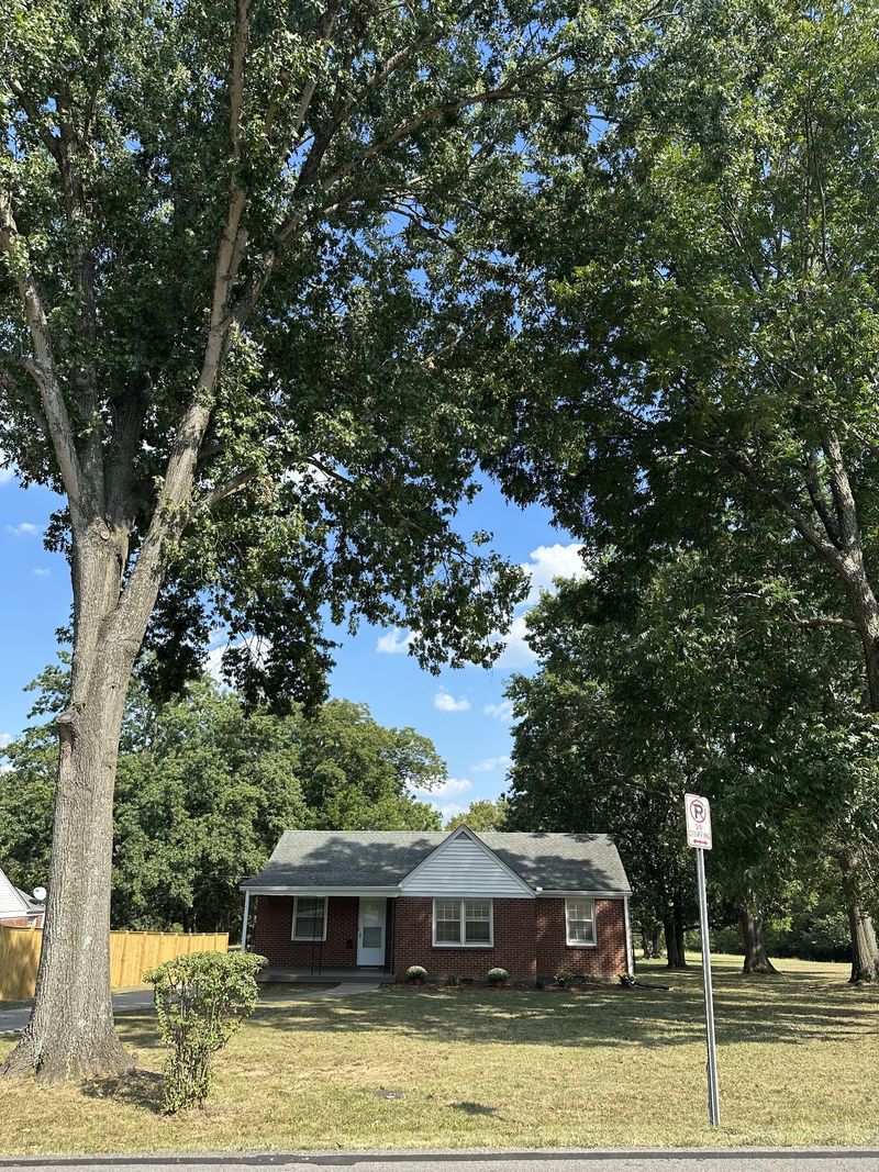 321 E Marthona Rd, Madison, TN 37115
