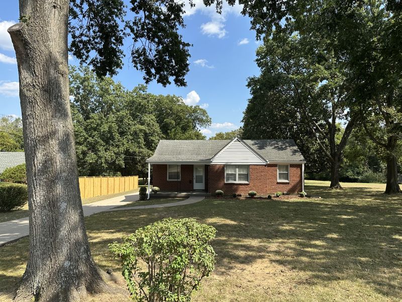 321 E Marthona Rd, Madison, TN 37115