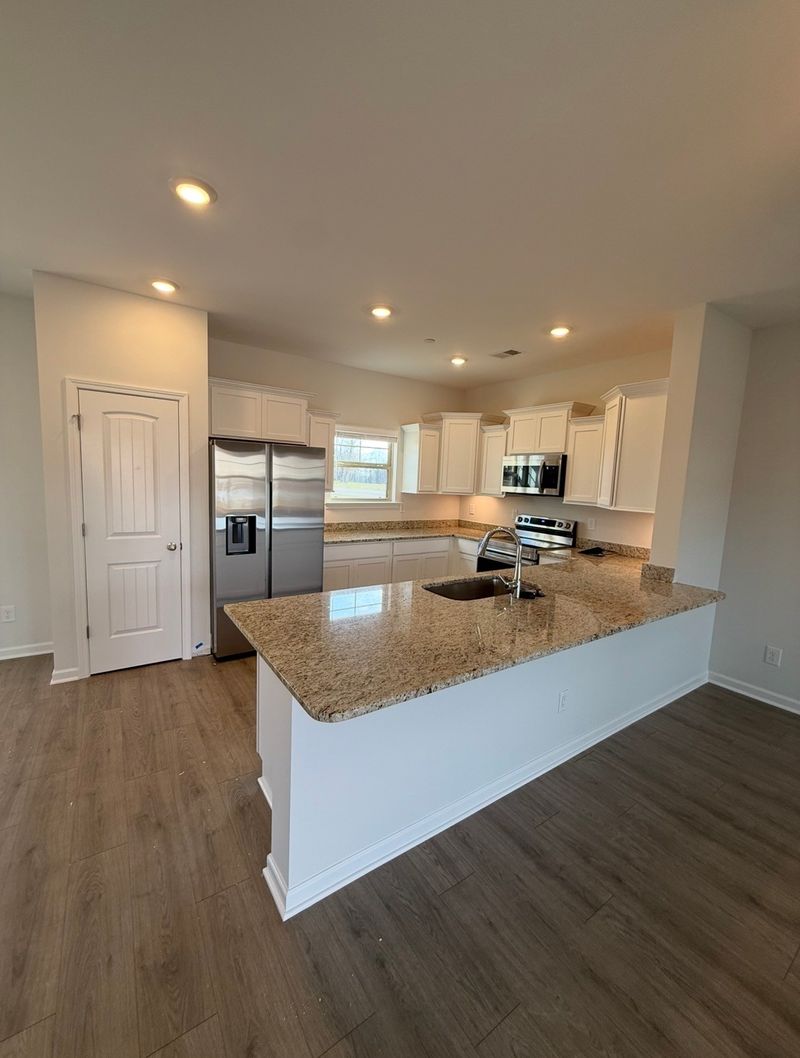 1341 Amber Hills Dr, Ashland City, TN 37015