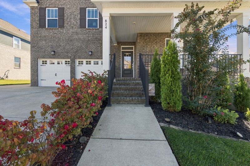 824 Rockwell Dr, Hendersonville, TN 37075