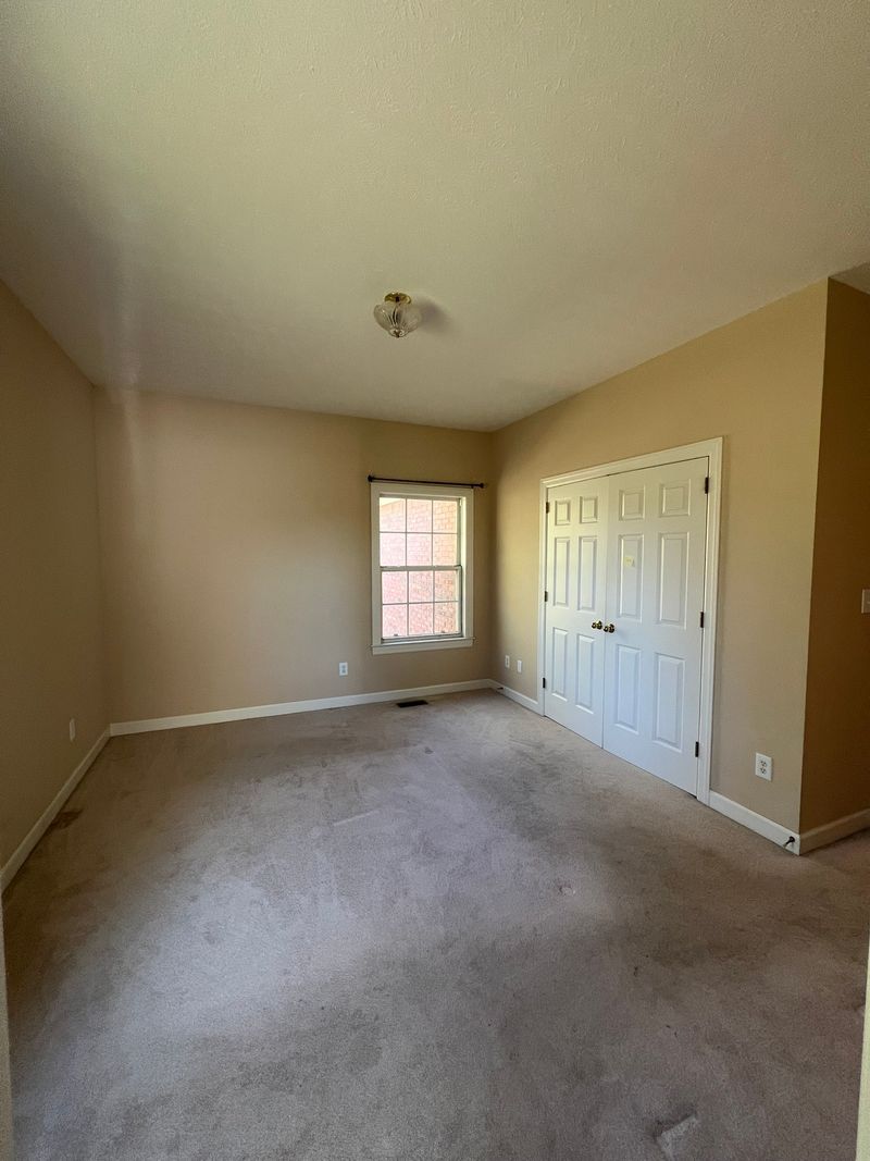 1324 Long Hollow Pike, Gallatin, TN 37066