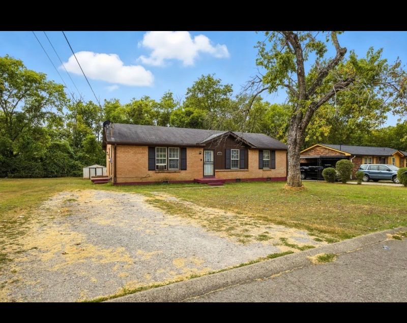 621 Baldwin Ct, Nashville, TN 37207