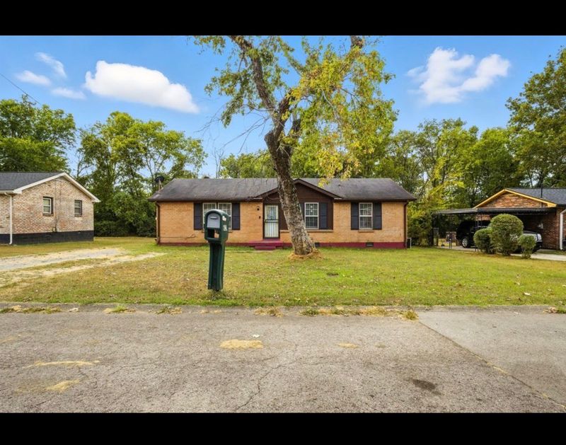 621 Baldwin Ct, Nashville, TN 37207