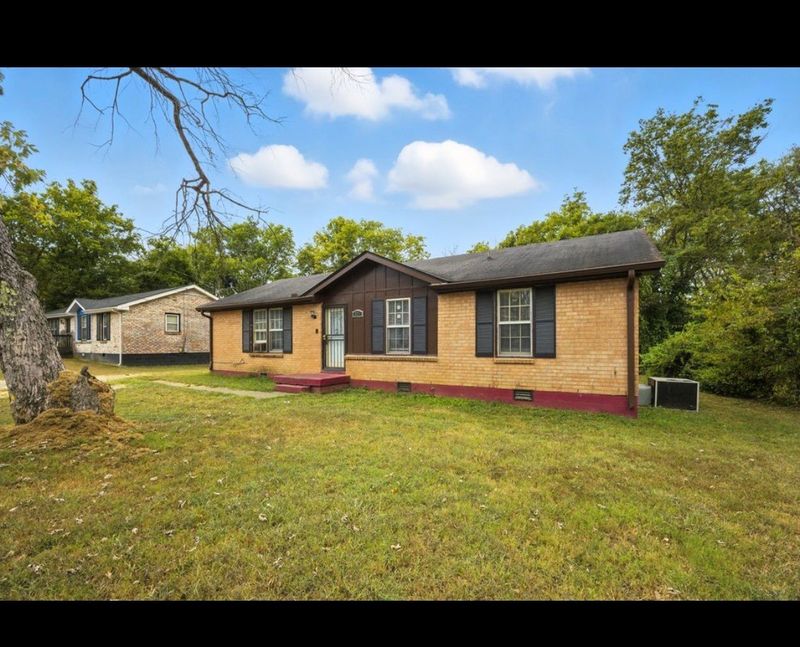 621 Baldwin Ct, Nashville, TN 37207