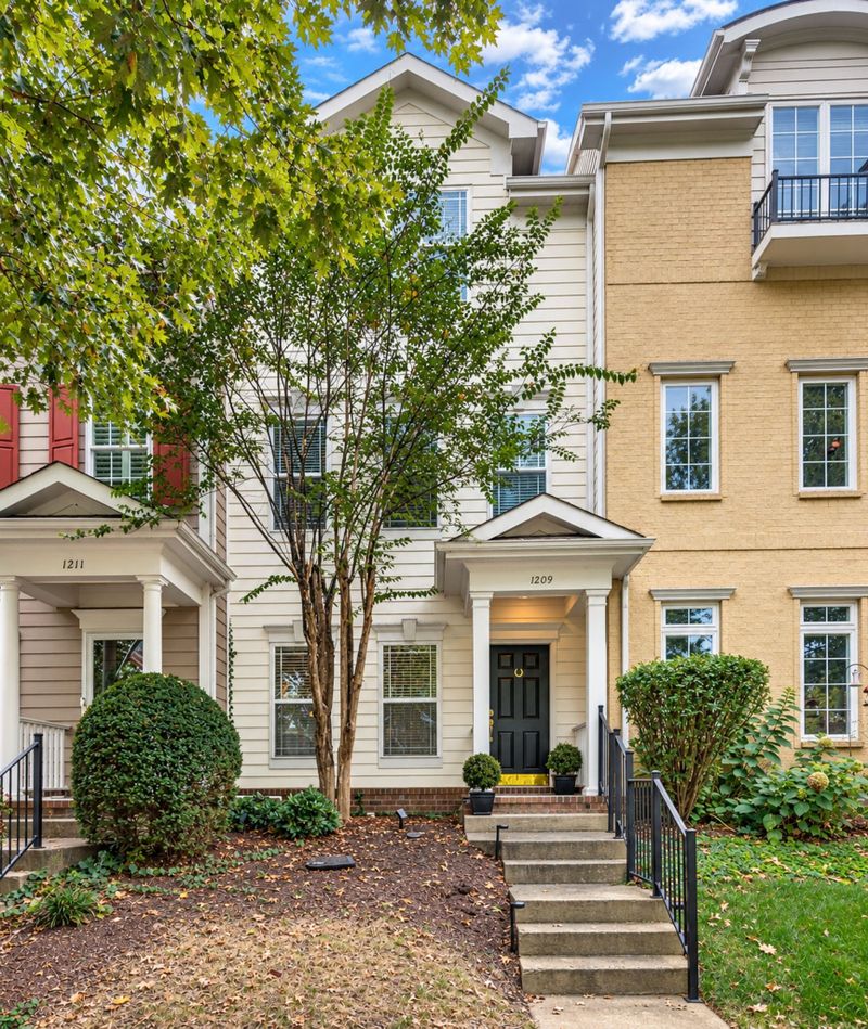1209 Stoney Point Ln, Franklin, TN 37067