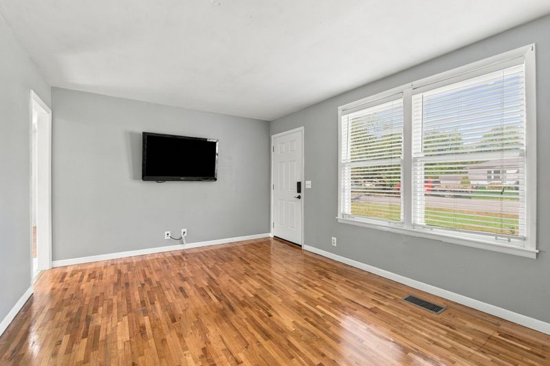 230 New Sawyer Brown Rd, Nashville, TN 37221