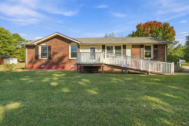 341 Raymond Hodges Rd, Cottontown, TN 37048