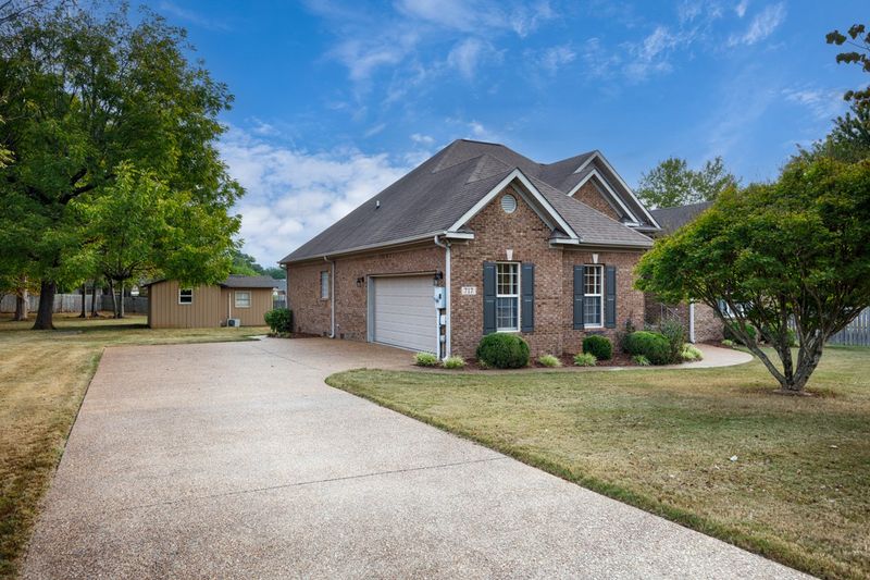 717 S Clinton St, Athens, AL 35611