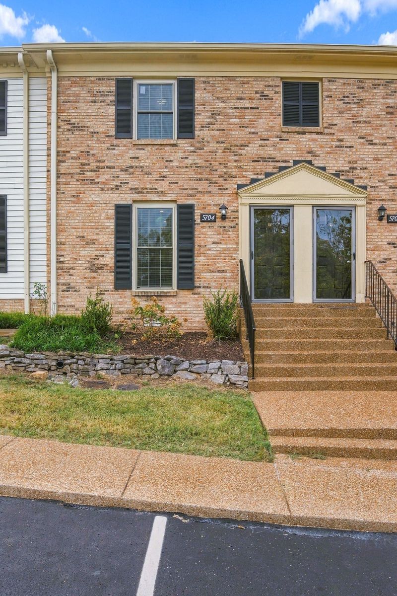 5704 Stone Brook Dr, Brentwood, TN 37027