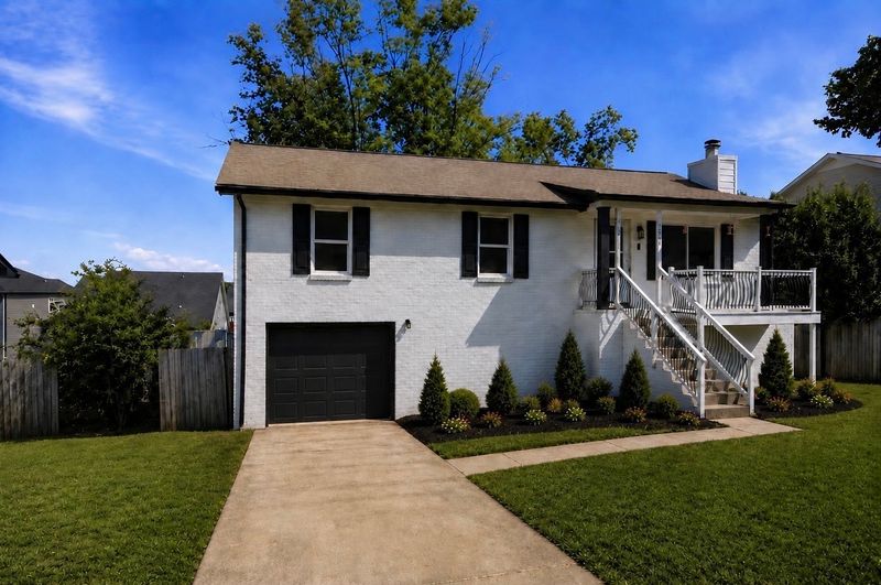 4321 Valley Grove Dr, Hermitage, TN 37076
