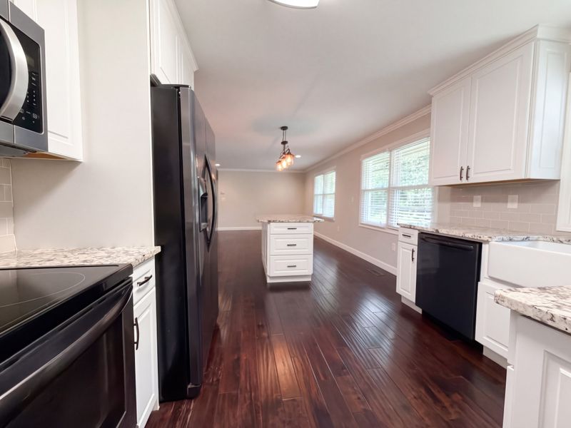 293 Theta Pike, Columbia, TN 38401