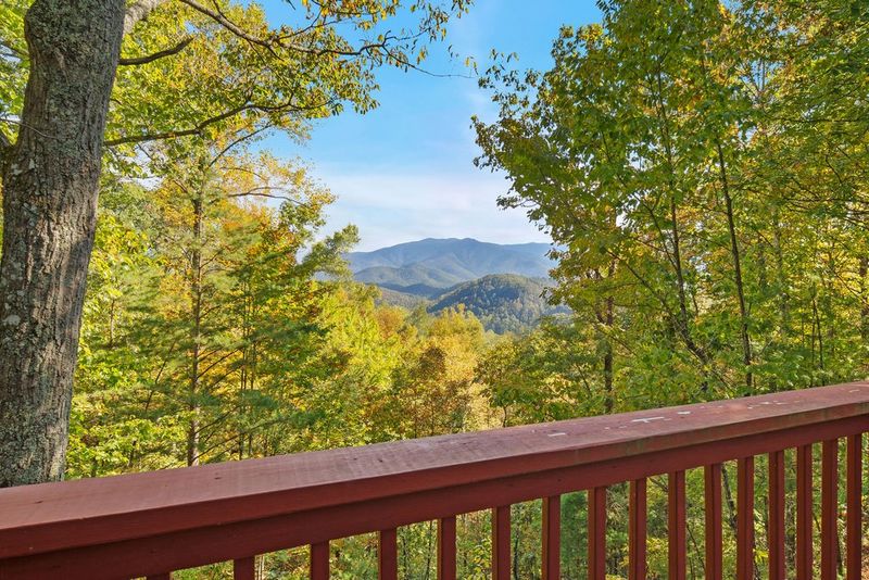 4021 Camp Hollow Rd, Sevierville, TN 37876