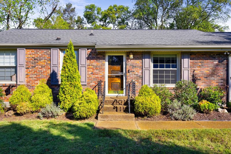 502 Landon Dr, Nashville, TN 37220