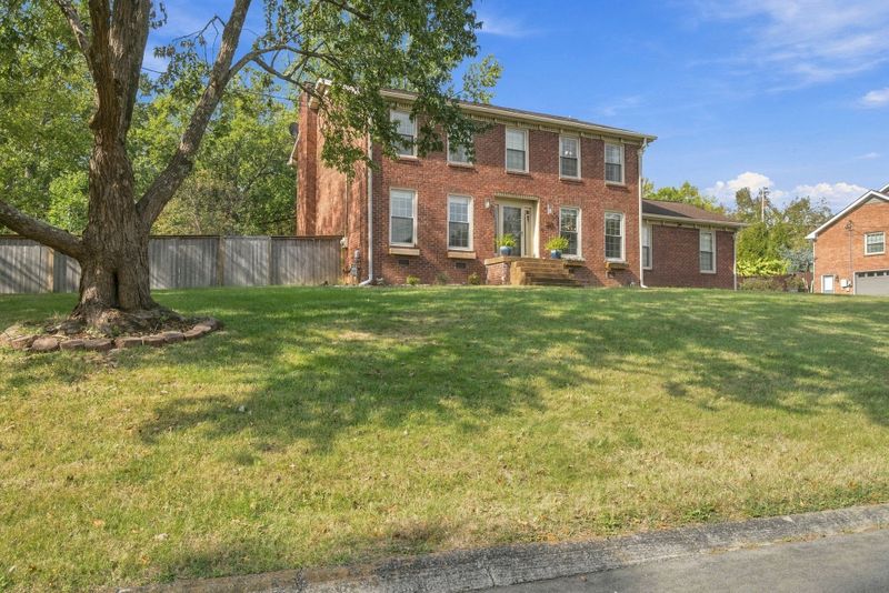103 Stark Knob Rd, Hendersonville, TN 37075