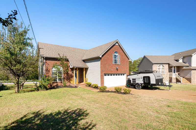 6139 Steve Scarlett Pl, La Vergne, TN 37086