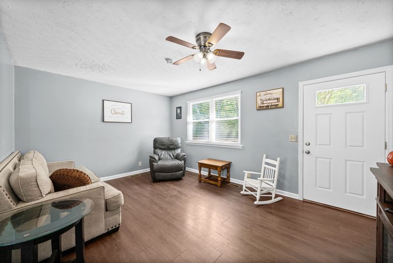 8102 Pleasant Hill Rd, Cross Plains, TN 37049